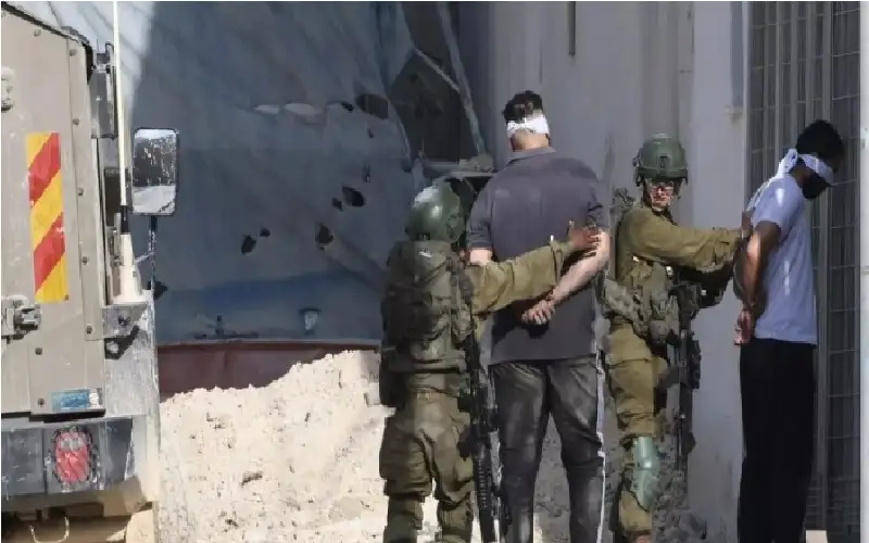 الاحتلال يعتقل 4 مواطنين ويصادر 3