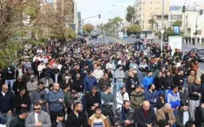 مسيرة حاشدة في عمان تندد باستمرار