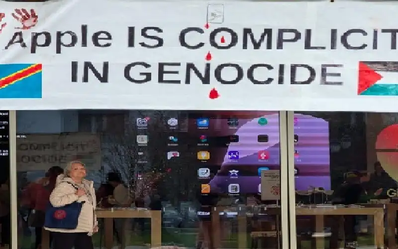 نشطاء يعتصمون داخل فروع آبل بأمريكا