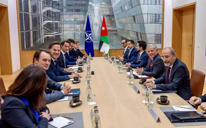 الملك يلتقي أمين عام الناتو ووزراء