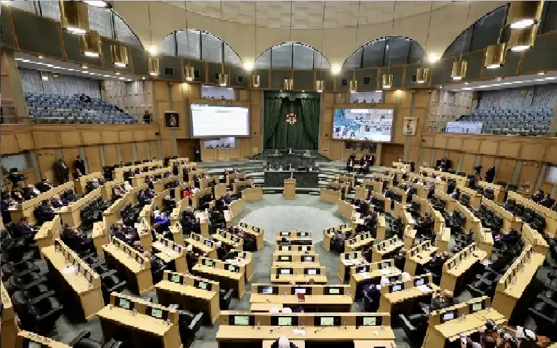 النواب يواصلون مناقشة البيان الوزاري لحكومة