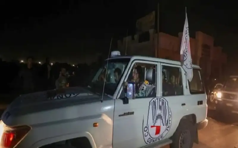 مستشار ترامب يتحدث عن تحديد الخطوط