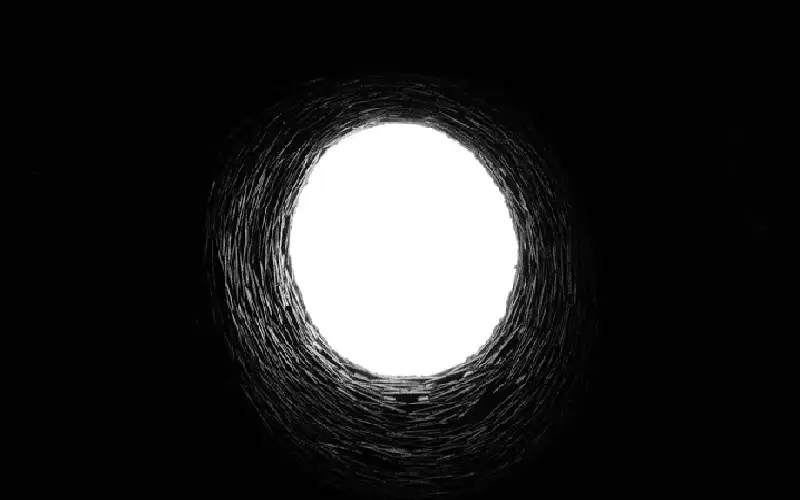 يعلق في بئر 3 أيام من