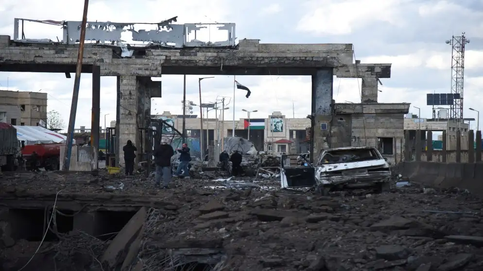 وزير لبناني: ضربات إسرائيلية تستهدف معبرين