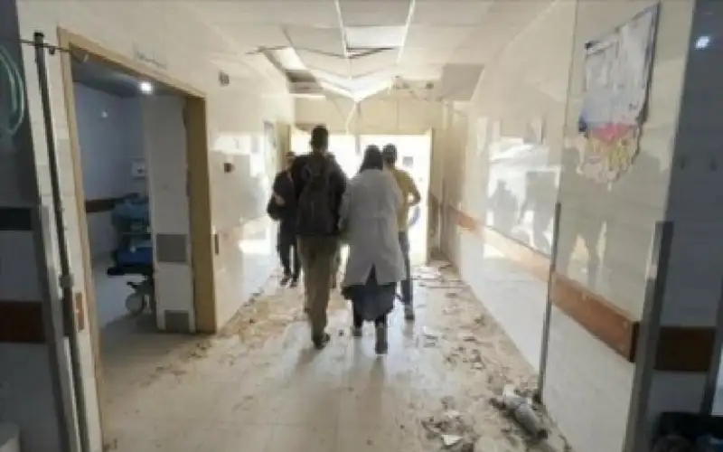 الاحتلال يواصل عدوانه على مستشفى كمال