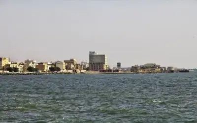 هيئة بحرية: إجلاء طاقم سفينة تمثل