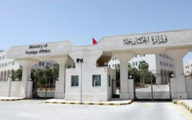 الأردن .. الخارجية تدعو المواطنين لمغادرة