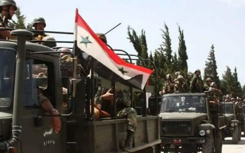 رويترز : الجيش السوري ينسحب من