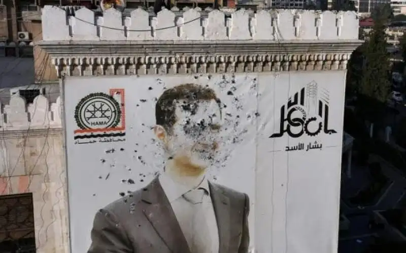 بلومبرغ: الأسد مستعد لاتفاق يضمن خروجه