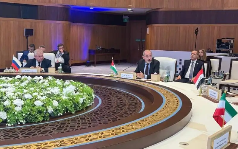 الصفدي يشارك باجتماع في العاصمة القطرية