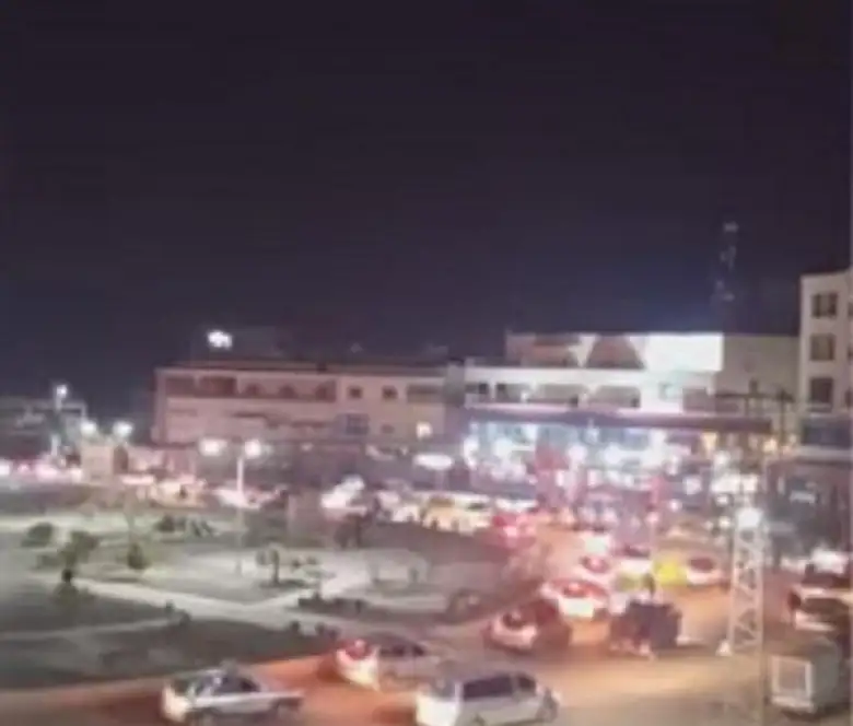 السوريون يحتفلون بسقوط نظام الاسد