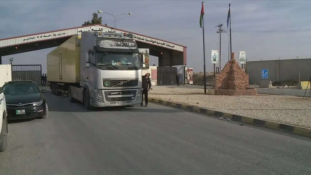 السماح بمغادرة السوريين واللبنانيين بمركباتهم لمن