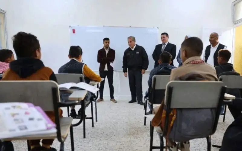 الرئيس حسان يتفقد مدرسة كعب بن