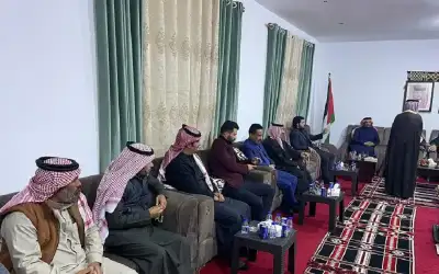 الشاعر العظامات يولم على شرف سفير