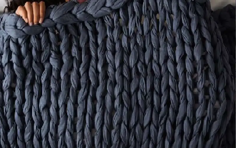 هل البطانيات الثقيلة تعالج اضطرابات النوم؟..