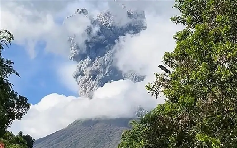 إجلاء 87 ألف شخص بعد ثوران