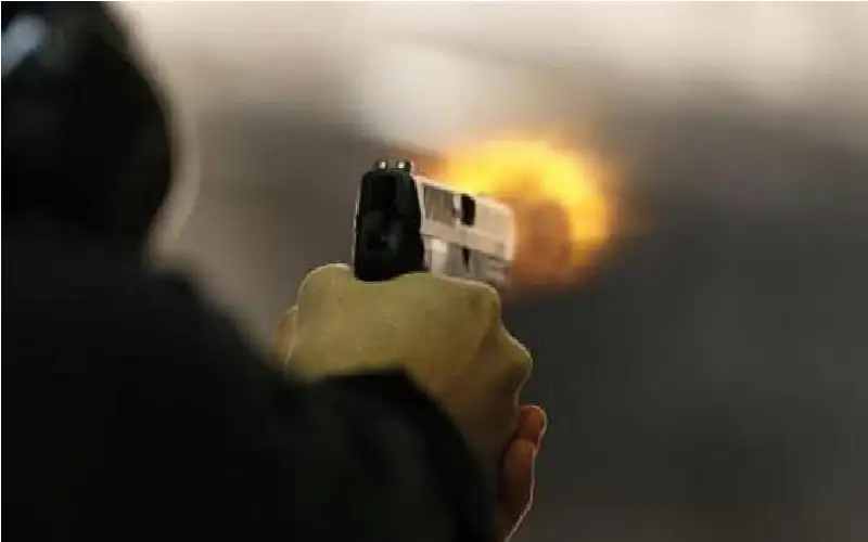 إصابة عشريني بعيار ناري خلال مشاجرة