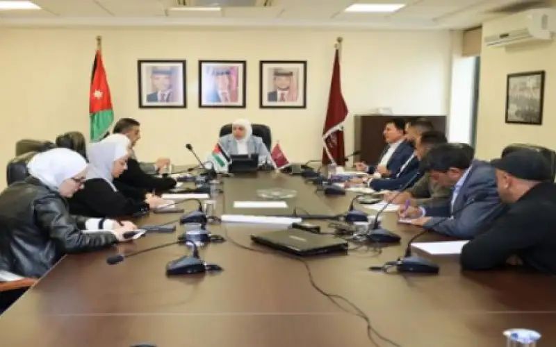 وزيرة النقل: سنتابع تنفيذ حلول متفق