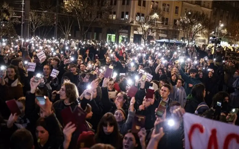 الرئيس الصربي للمحتجين في بلاده :