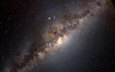 رائد فضاء يلتقط صورا من المدار