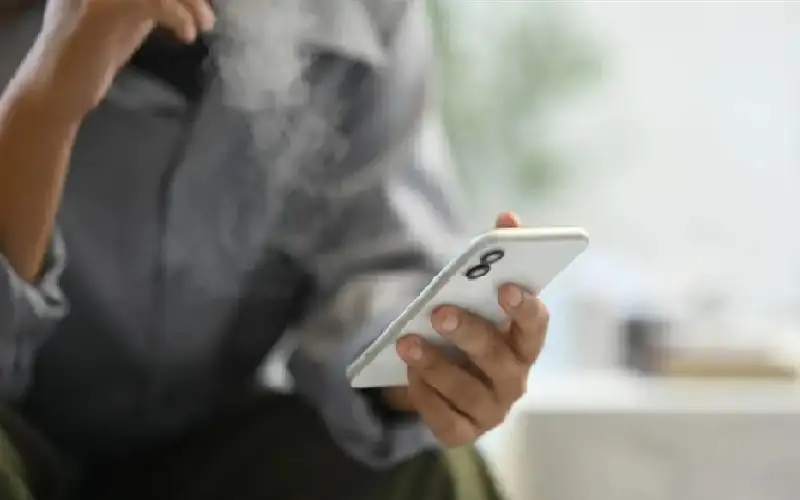 الهاتف أفضل طريقة لإقلاع الشباب عن