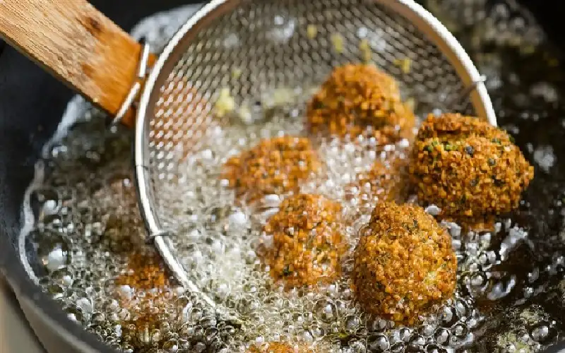 خبراء يحددون مادة كيميائية في وجبة