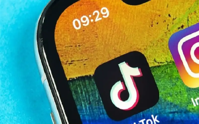 تيك توك يعرض مكافآت مالية لقاء