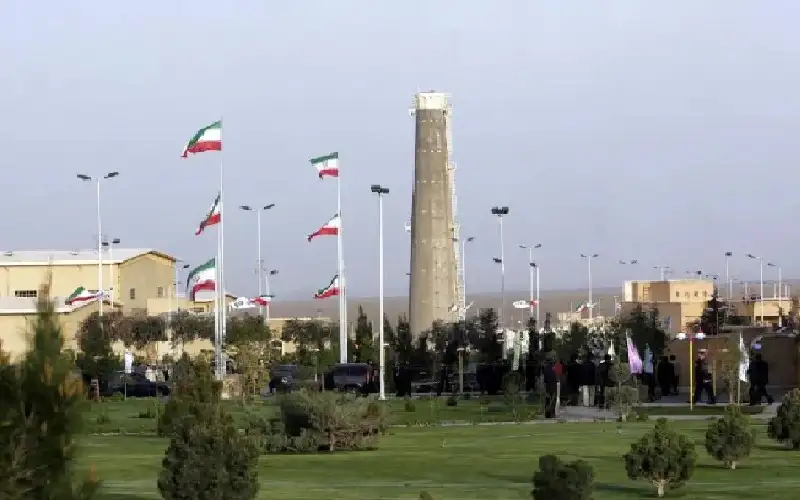 ترامب يلوح بضربة عسكرية لبرنامج إيران