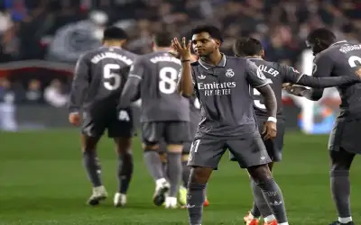 رايو فايكانو يفرض التعادل 3-3 على