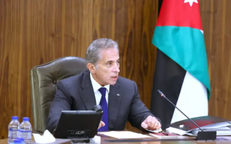 حسان يطمئن على مسنين ألحقوا بدارات