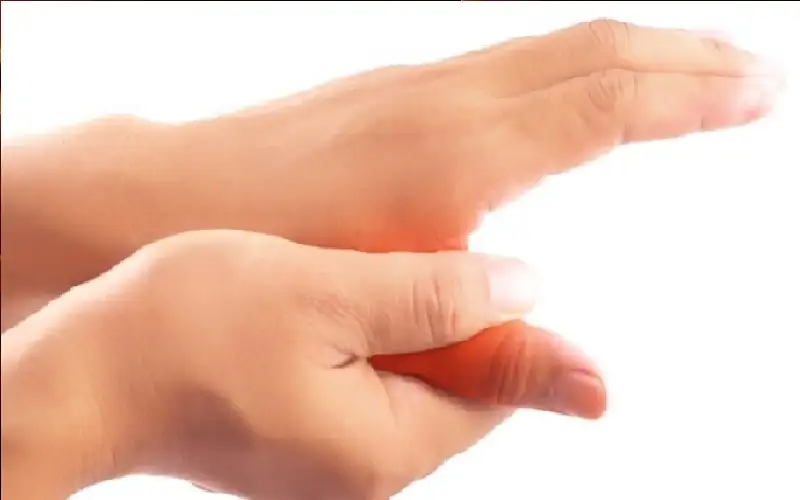 التواء الأصبع.. الأعراض والعلاج