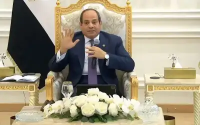 السيسي: يدي لم تتلطخ بالدماء ولم