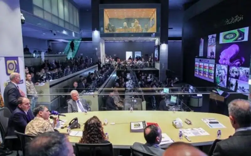 الأمير علي يتابع مجريات تمرين درب