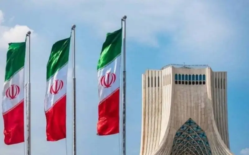 طهران تمدد اغلاق المدارس بسبب نقص