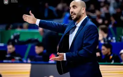 إنهاء خدمات مدرب المنتخب الوطني لكرة