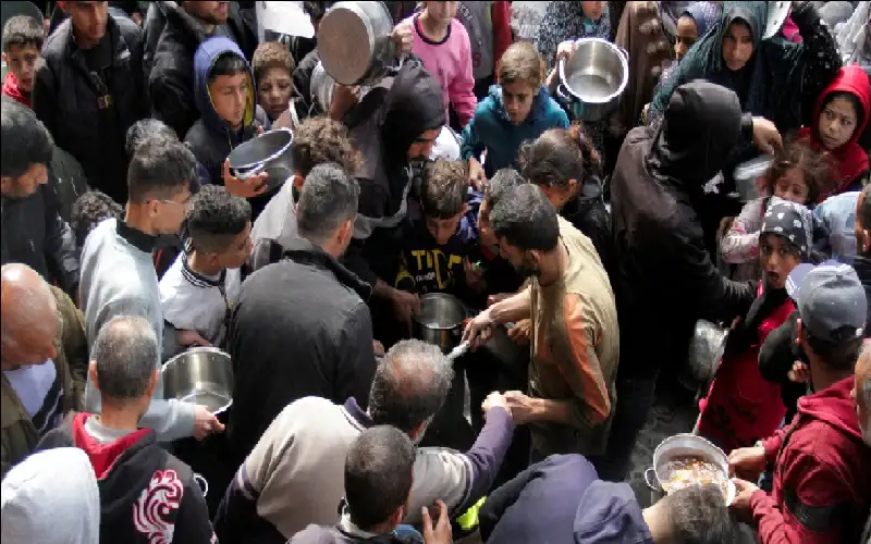 هجر 95% من سكانها ويقوم بمسحها