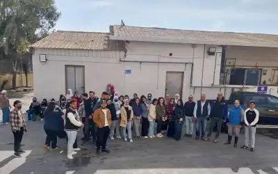 طلبة التكنولوجيا الزراعية في عمان الاهلية