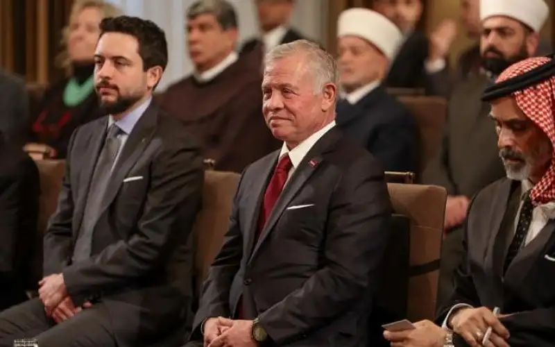 منحتان من الملك لتأسيس جامعة موقع