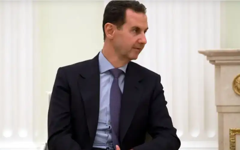 مستشار سابق بهيئة التفاوض: الأسد خرج