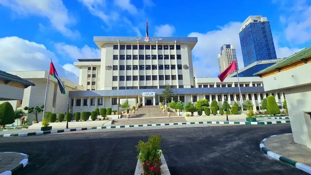 الحد الأدنى للأجور على طاولة لجنة