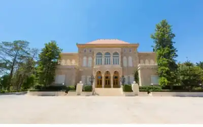 الملك يلتقي وجهاء وممثلين عن محافظة