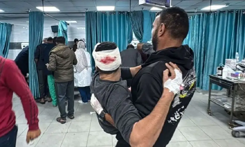 اشتعال النار في مستشفى كمال عدوان