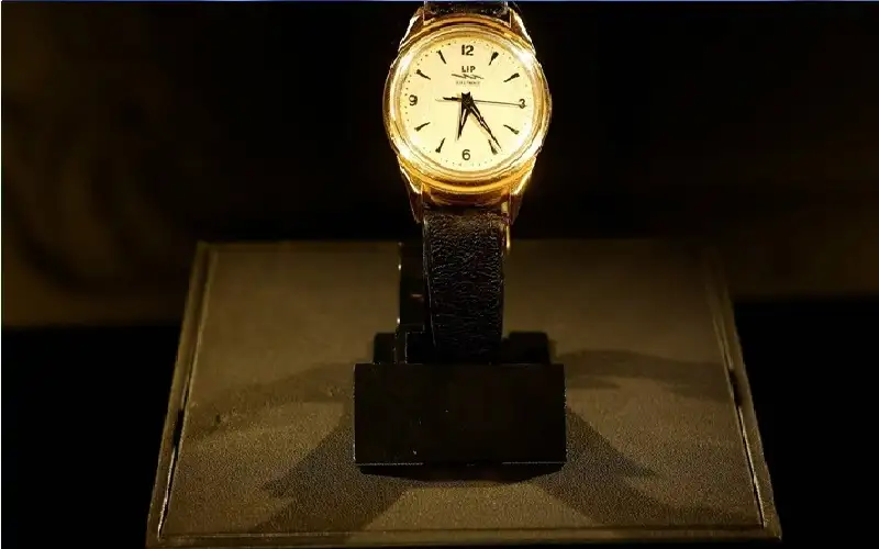 بأكثر من 500 ألف يورو.. ساعة