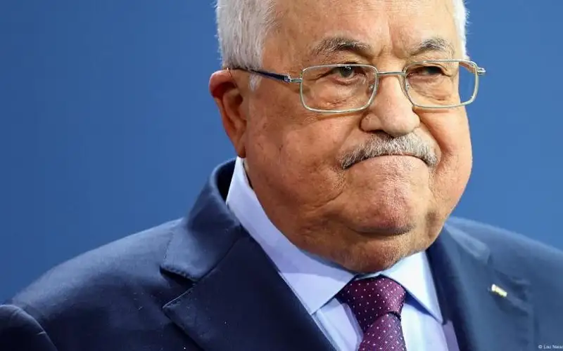 عباس يخشى سقوط السلطة الفلسطينية وبداية