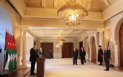 التل يؤدي اليمين القانونية أمام الملك