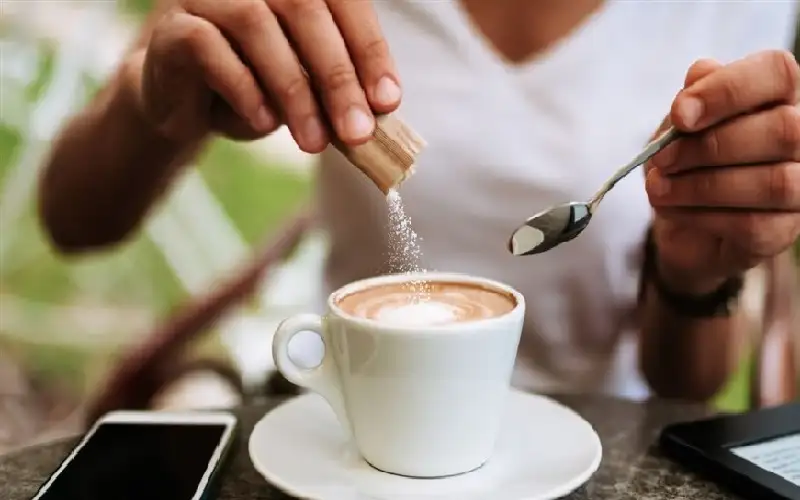 هل تشجع المحليات الاصطناعية على سلوكيات