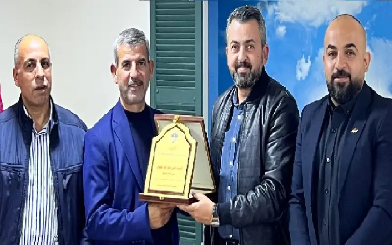 نادي الاكوامارينا يكرم رئيسه السابق ويوزع