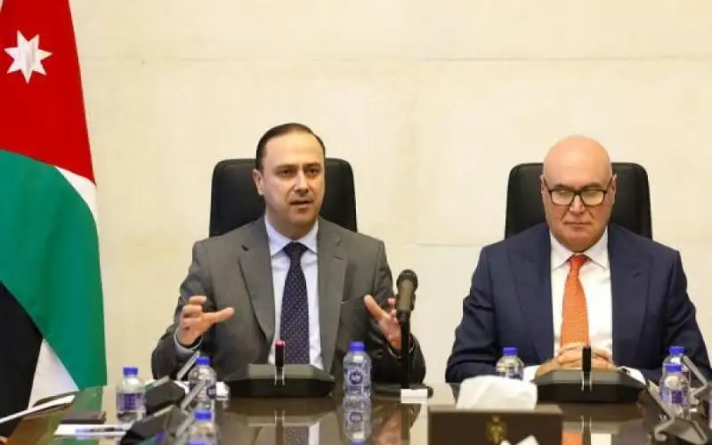 الحكومة بعد 100 يوم: 41 قرارا