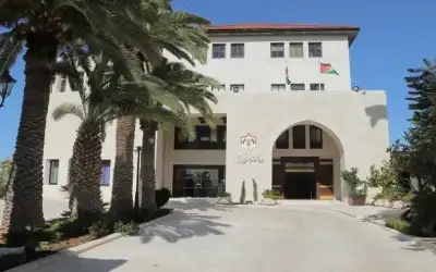 الحكومة تتوقع إقرار تعديلات الإجازة بدون