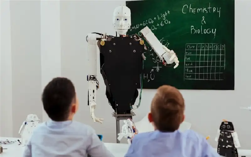 مدرسة أمريكية تطيح المعلمين لصالح الذكاء